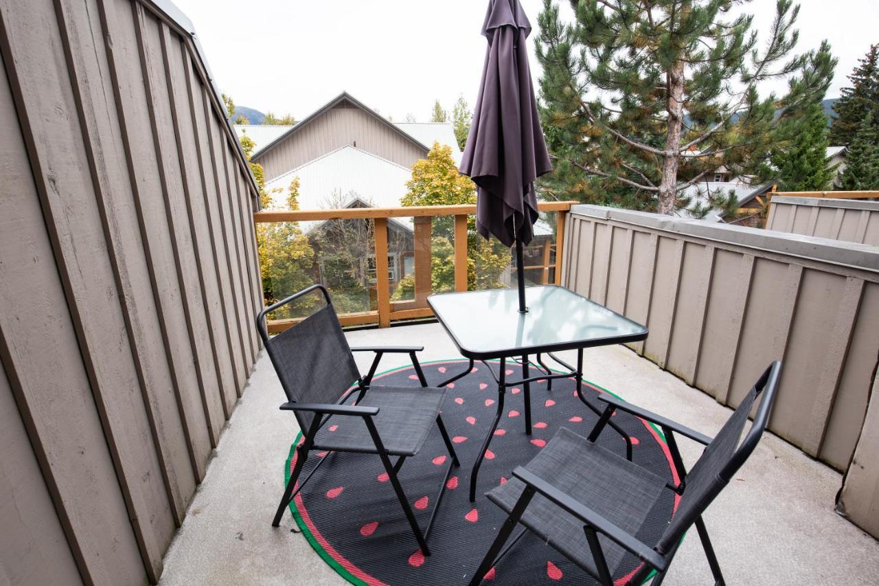 Comfortable Townhouse In Whistler Village W Hot Tub Экстерьер фото